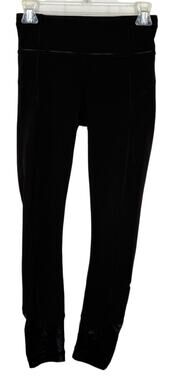 Lululemon leggings size 2 capri women's mesh side detail with zipper pocket.